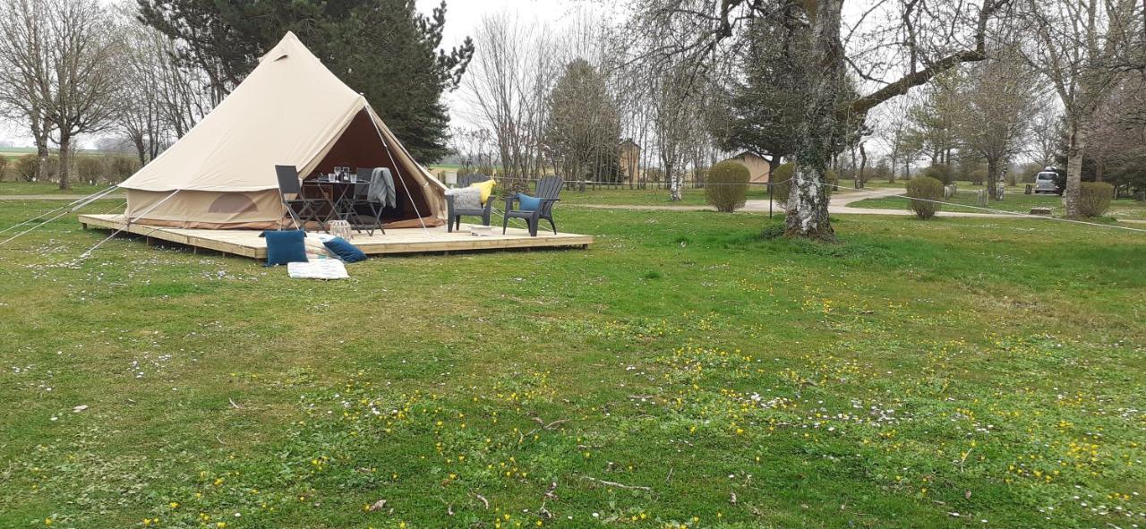 Tente Bell Au Camping Hautoreille Bannes  Zewnętrze zdjęcie
